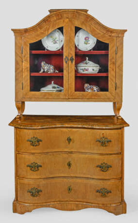 Barock-Aufsatzkommode Nussbaum, furniert. Gerader,… - фото 1