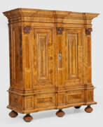Aperçu. Barock-Dielenschrank Nussbaum, furniert. Gerader, …