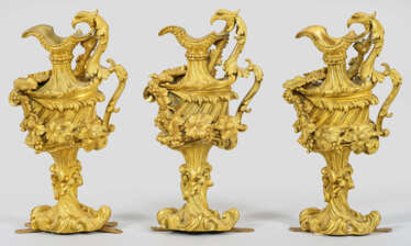 Drei repräsentative Napoleon III-Ziervasen Bronze,…