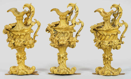 Drei repräsentative Napoleon III-Ziervasen Bronze,… - photo 1