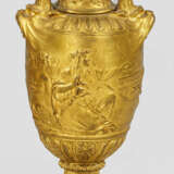 Belle Epoque-Vase mit Opferszene Bronze, vergoldet… - фото 1