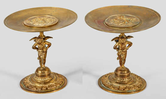 Paar Napoleon III-Tazzae Bronze. Über flachem Rund… - photo 1
