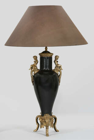 Große Salonlampe im Napoleon III-Stil 1-flg.; Schw… - фото 1