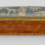 Napoleon III-Fußhocker Rosenholz, furniert sowie A… - photo 1
