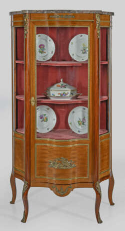Salonvitrine im Louis XV-Stil Mahagoni, furniert. … - photo 1