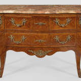 Kommode im Louis XV-Stil Rosenholz, furniert. Drei… - Foto 1
