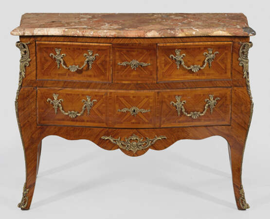 Kommode im Louis XV-Stil Rosenholz, furniert. Drei… - Foto 1