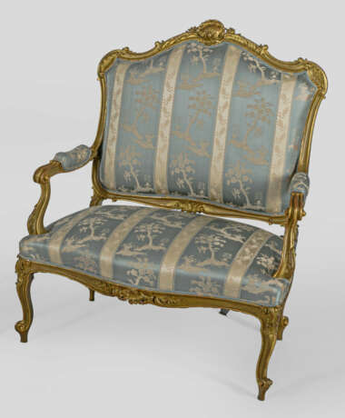 Großer Louis XV-Armlehnsessel Holz, geschnitzt, ge… - photo 1