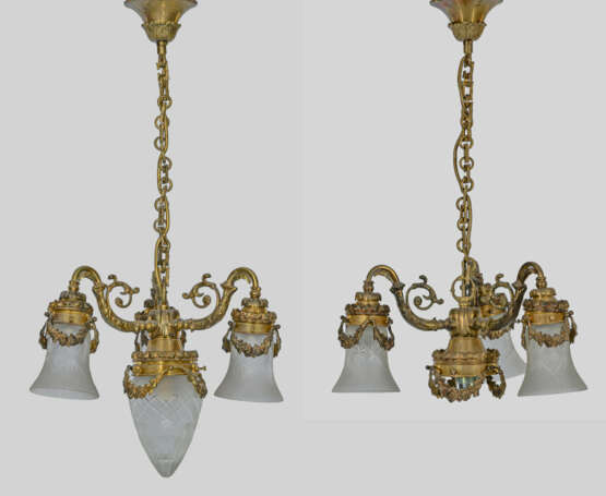 Paar Deckenlampen im Napoleon III-Stil 4-flg.; Mes… - Foto 1
