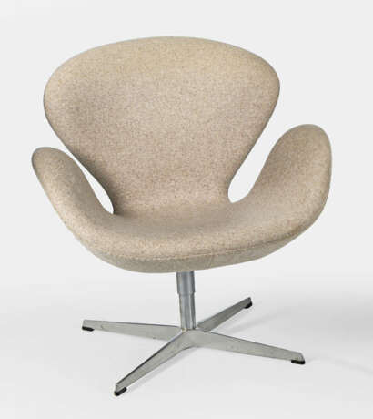 Swan Chair von Arne Jacobsen Aluminiumgu… - photo 1