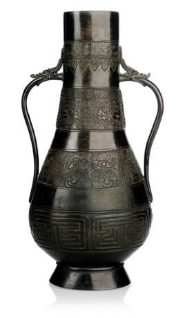 Vase aus Bronze im archaischen Stil - photo 1