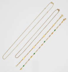 Zwei Colliers und zwei Armbänder Gelbgol…