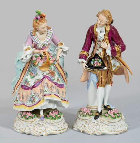 Großes galantes Paar mit Blumen Gegenstü… - Foto 1