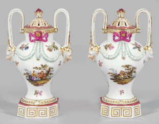 Paar Louis XVI-Potpourri-Vasen mit Watte…