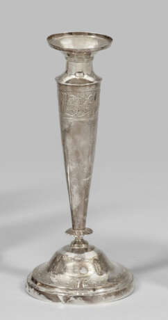 Biedermeier-Kerzenleuchter Silber. Runde… - photo 1