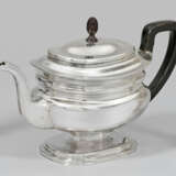 Biedermeier-Teekanne Silber. Über rechte… - photo 1