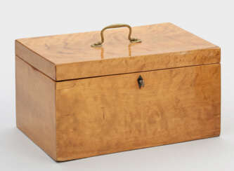 Biedermeier-Nähschatulle Birke, furniert…