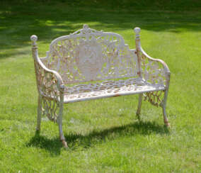 Gartenbank im Belle Epoque-Stil Gusseise…