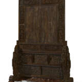 A MAGNIFICENT AND VERY RARE ZITAN FLOOR SCREEN - photo 3