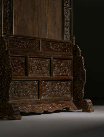 A MAGNIFICENT AND VERY RARE ZITAN FLOOR SCREEN - photo 5