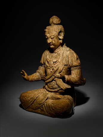 A MAGNIFICENT LARGE CARVED WOOD FIGURE OF SEATED GUANYIN - Foto 2