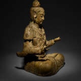 A MAGNIFICENT LARGE CARVED WOOD FIGURE OF SEATED GUANYIN - Foto 6