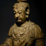A MAGNIFICENT LARGE CARVED WOOD FIGURE OF SEATED GUANYIN - Foto 10