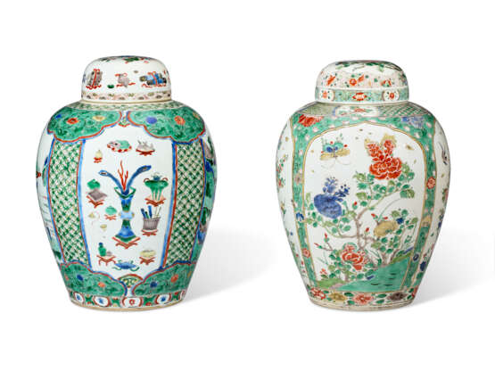 TWO FAMILLE VERTE OVOID JARS AND COVERS - фото 2