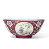 A FAMILLE ROSE RUBY-GROUND SGRAFFIATO `MEDALLION` BOWL - photo 2