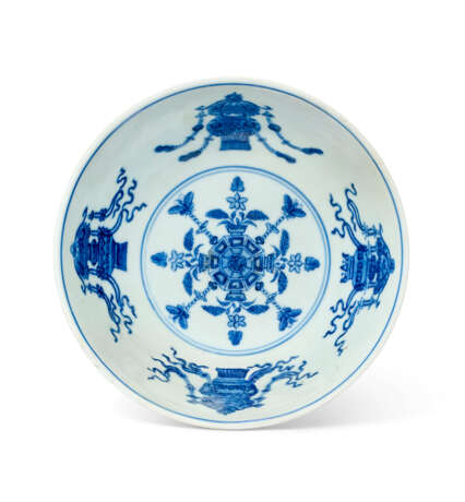 A FAMILLE ROSE RUBY-GROUND SGRAFFIATO `MEDALLION` BOWL - photo 5