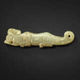 A GREYISH-GREEN JADE TIGER PENDANT - photo 2
