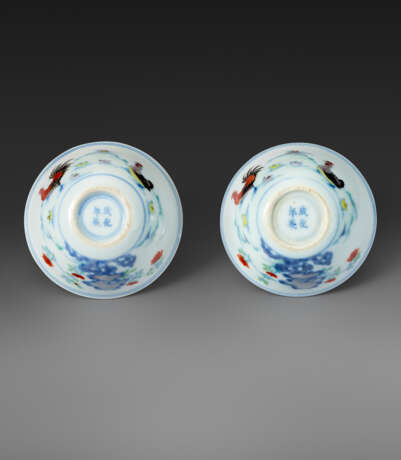A RARE PAIR OF FINELY DECORATED DOUCAI `CHICKEN` CUPS - photo 5