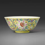 A FAMILLE ROSE YELLOW-GROUND BOWL - photo 4