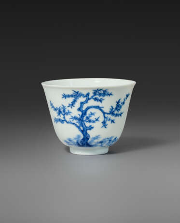 A BLUE AND WHITE `PEACH BLOSSOM` `MONTH` CUP - photo 1