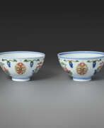 Bowls (Household items, Tableware and Serveware, Dinnerware). A RARE PAIR OF DOUCAI &#39;HONEYSUCKLE&#39; BOWLS