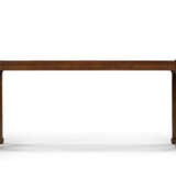 A VERY RARE HUANGHUALI FLUSH-SIDED CORNER-LEG TABLE - photo 3