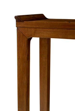 A VERY RARE HUANGHUALI FLUSH-SIDED CORNER-LEG TABLE - photo 5