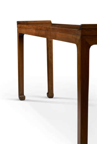 A VERY RARE HUANGHUALI FLUSH-SIDED CORNER-LEG TABLE - photo 6