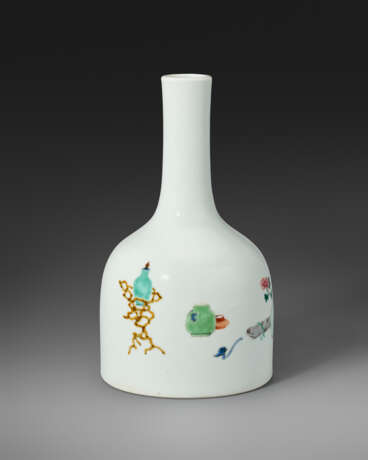 A RARE FAMILLE ROSE MALLET VASE - photo 3