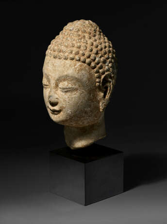 A SMALL LIMESTONE HEAD OF BUDDHA - photo 3
