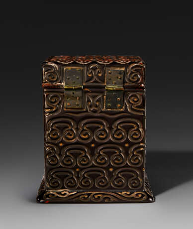 A RARE GURI LACQUER SEAL CHEST - Foto 3