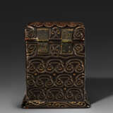 A RARE GURI LACQUER SEAL CHEST - Foto 3