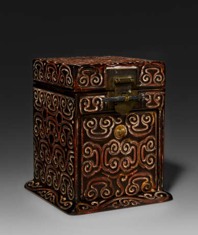 A RARE GURI LACQUER SEAL CHEST - Foto 4