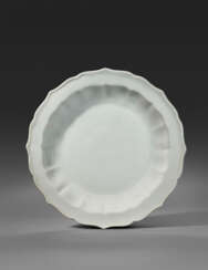A VERY RARE AND SUPERB INCISED TIANBAI-GLAZED BARBED &#39;GRAPEVINE&#39; DISH