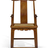 A PAIR OF HUANGHUALI `OFFICIAL`S HAT` ARMCHAIRS - photo 3