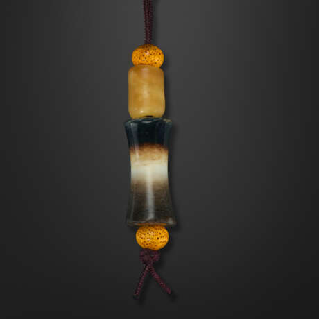 TWO EARLY JADE BEADS - photo 2