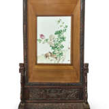 A FAMILLE ROSE `QUAIL` PLAQUE MOUNTED IN A HARDWOOD SCREEN - фото 1