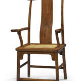 A PAIR OF HUANGHUALI `OFFICIAL`S HAT` ARMCHAIRS - фото 4