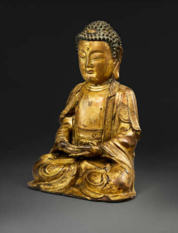 A GILT-BRONZE FIGURE OF SEATED AMITABHA BUDDHA - photo 5