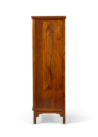 A PAIR OF HUANGHUALI SQUARE-CORNER CABINETS - Foto 3